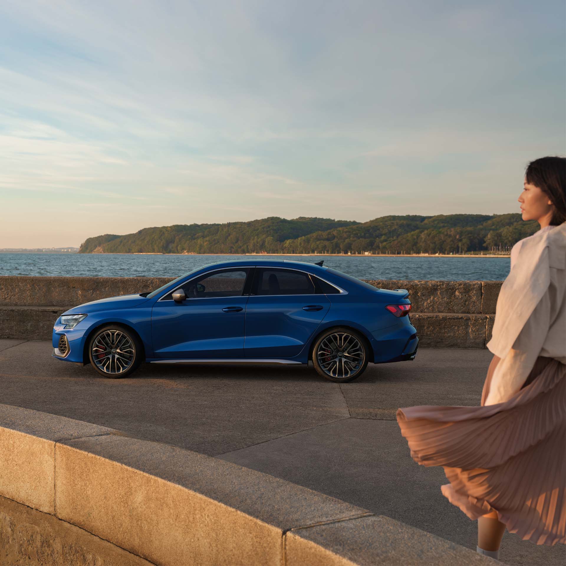 Foto del diseño lateral del Audi S3 Sedan. 