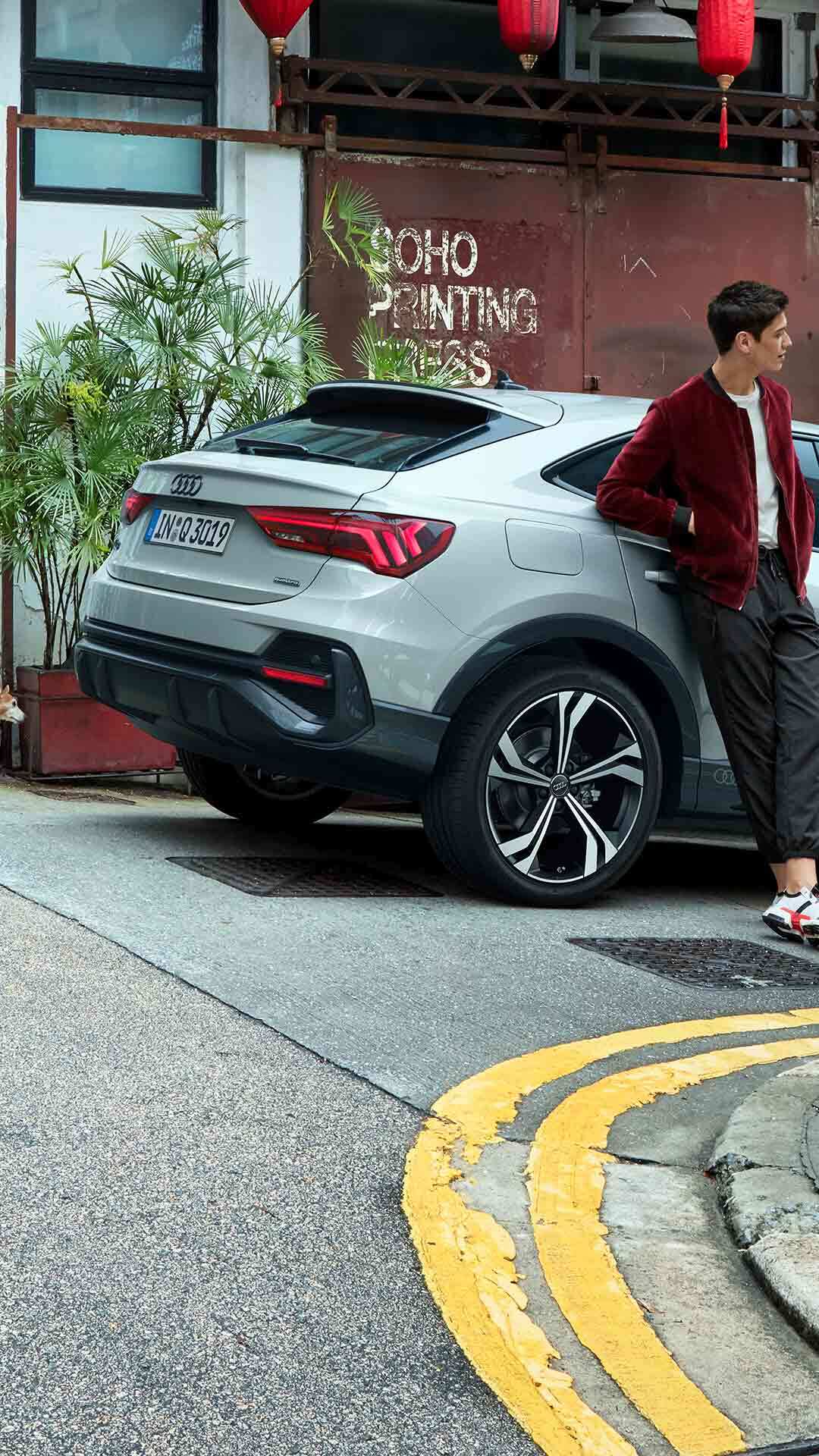Side view Audi Q3 Sportback