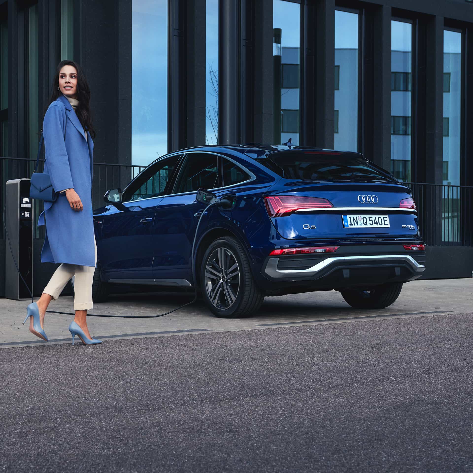 Top view Audi Q5 TFSI e