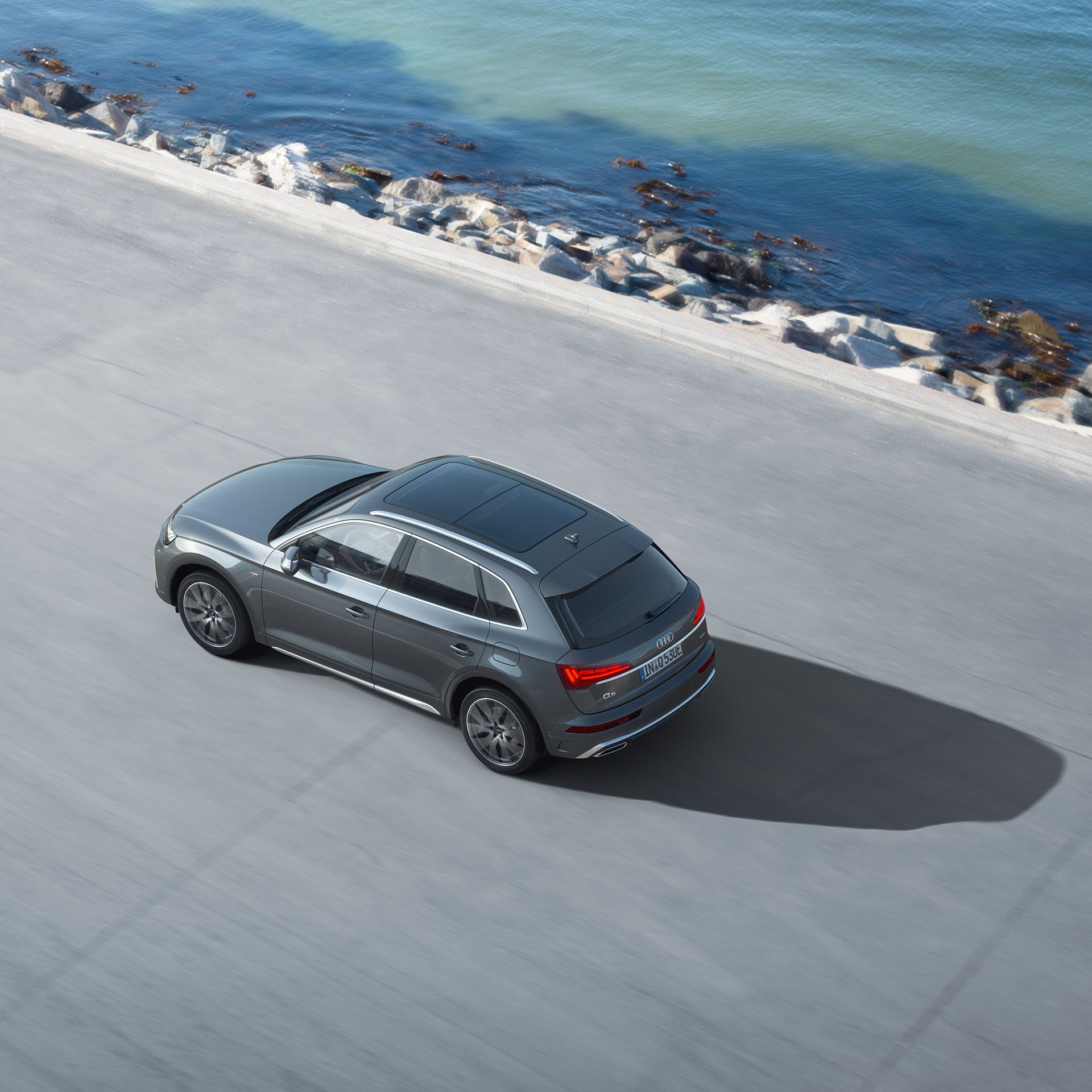 Top view Audi Q5 TFSI e