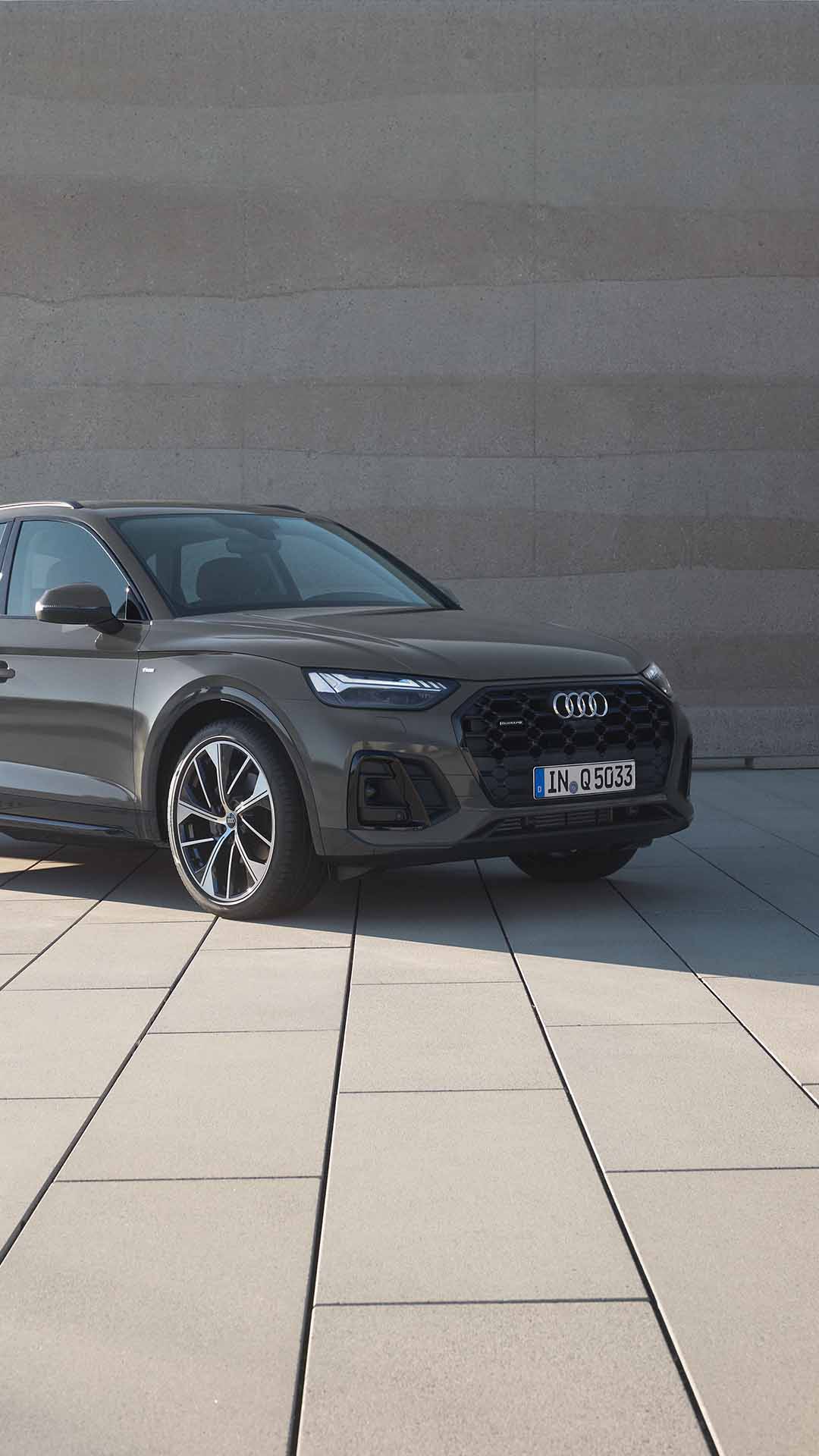 Front side view Audi Q5