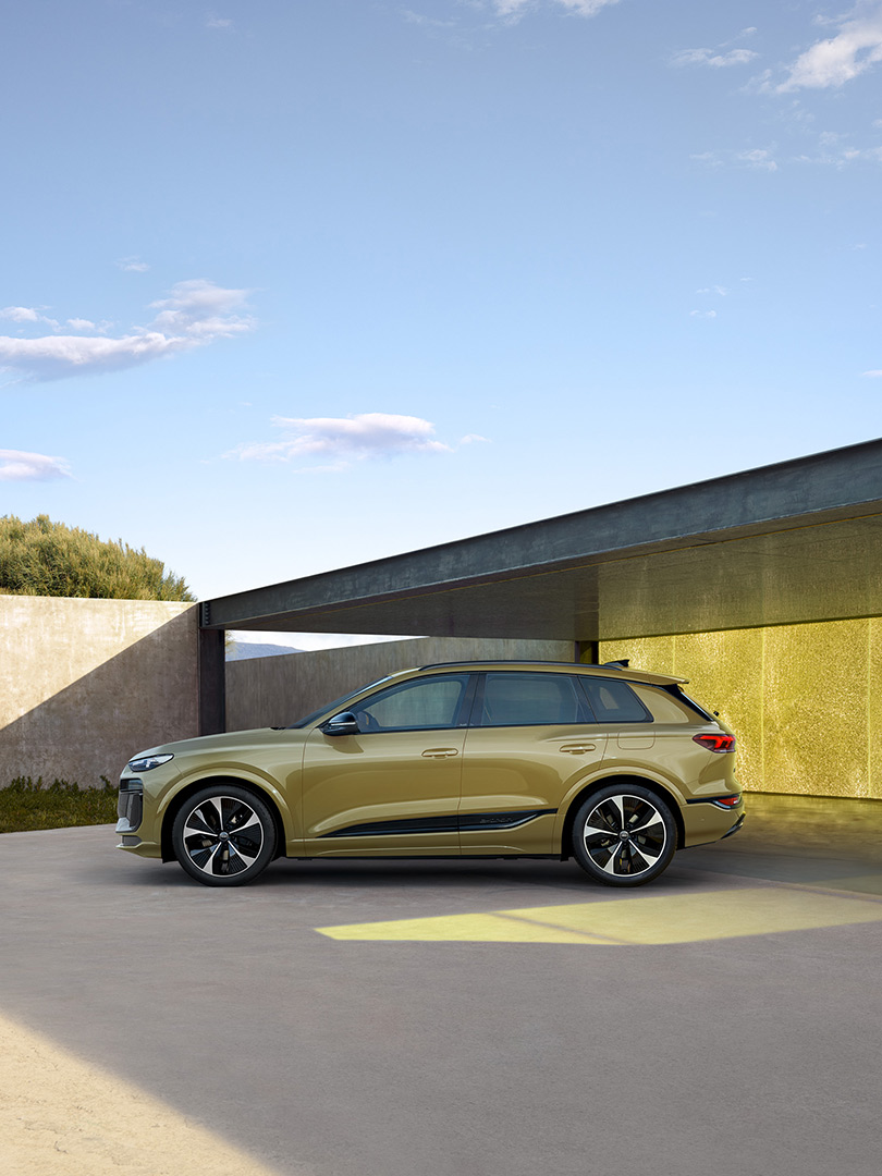 Foto de la pintura verde Táctico de Audi exclusive en un Audi Q6 e-tron. 